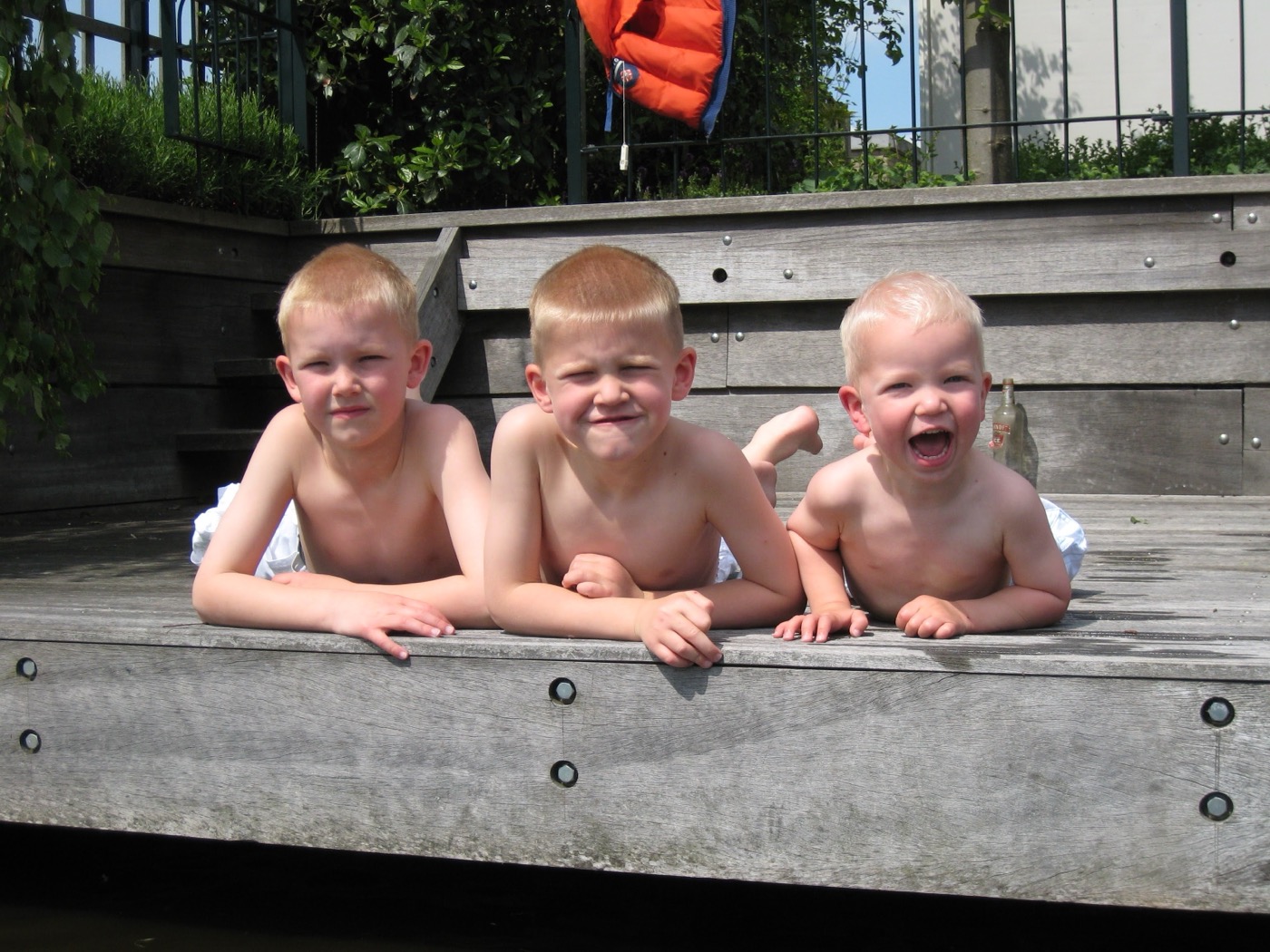 Luuk and his two brothers as kids