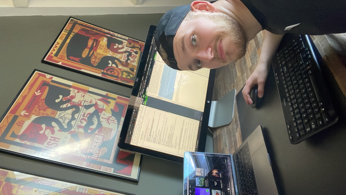 Luuk at his multi-monitor coding setup